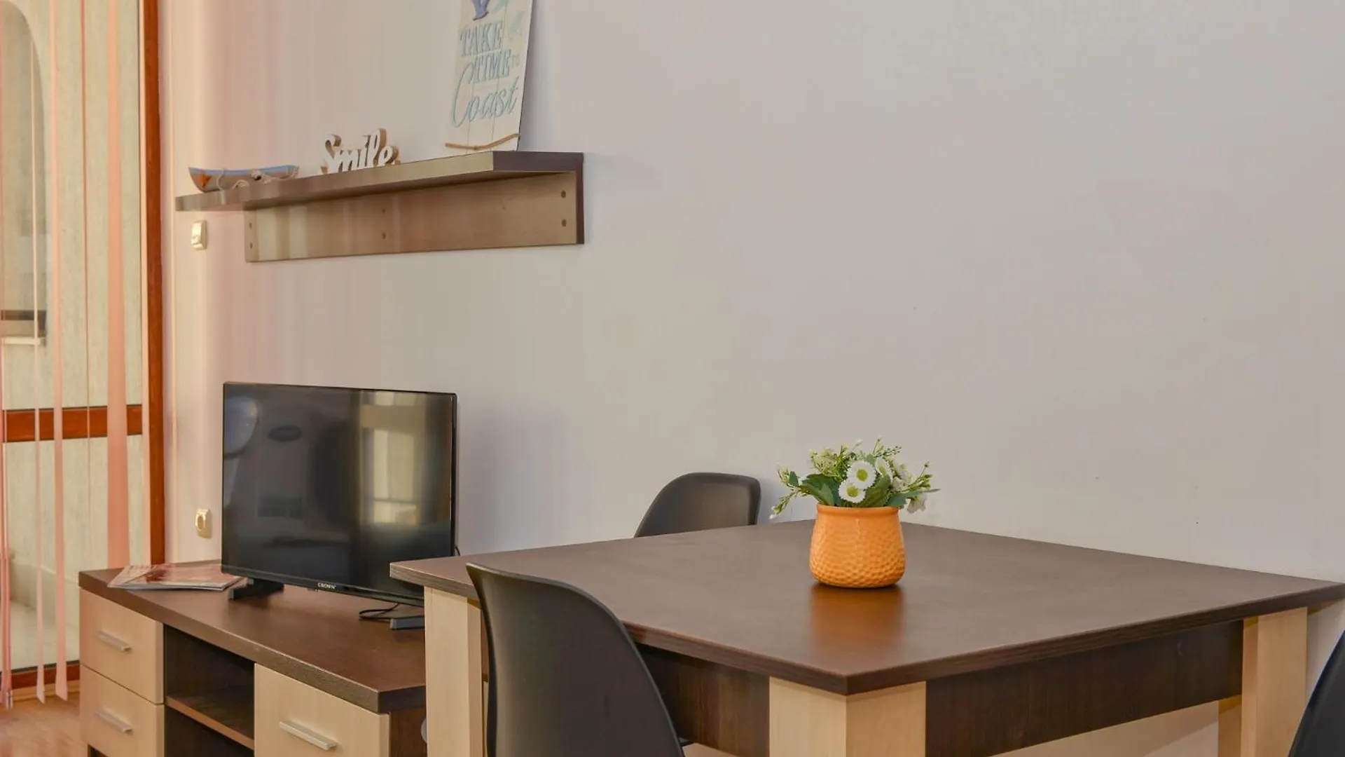 Chateau Del Mar Holiday Apartments Солнечный берег